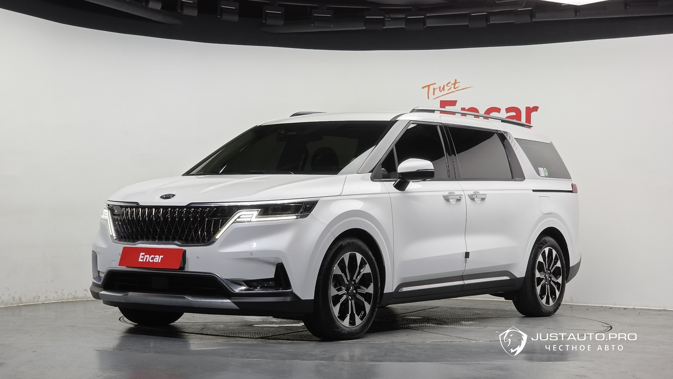 Автомобиль Kia Canival