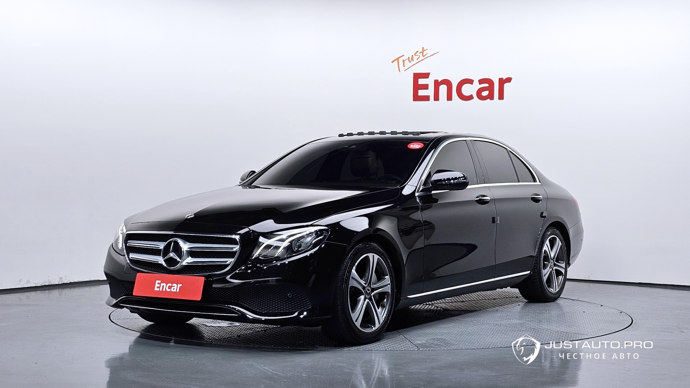Автомобиль Mercedes-Benz E-Class