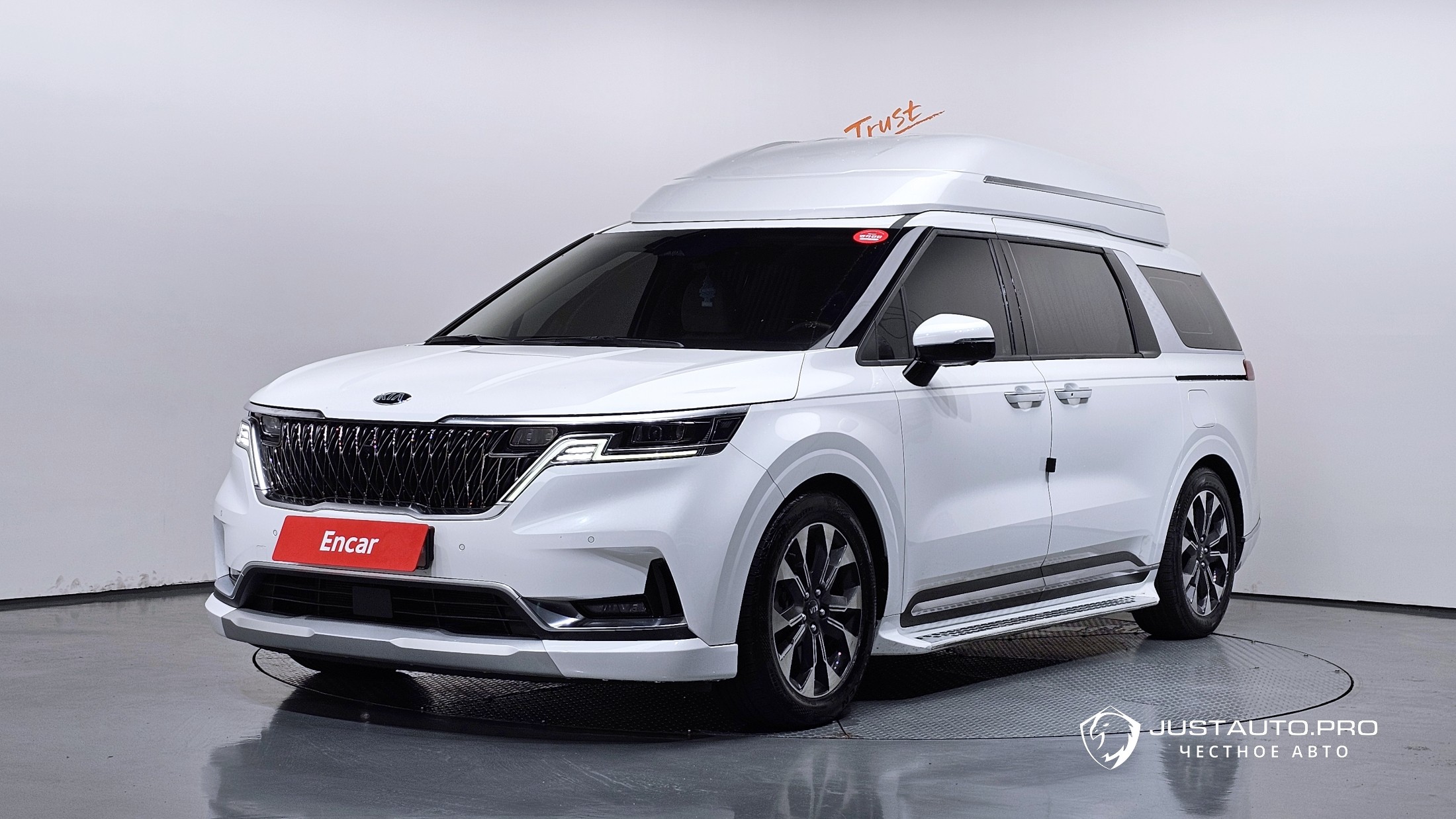Автомобиль Kia Canival