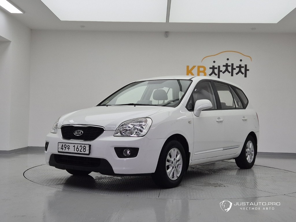 Автомобиль Kia Carens