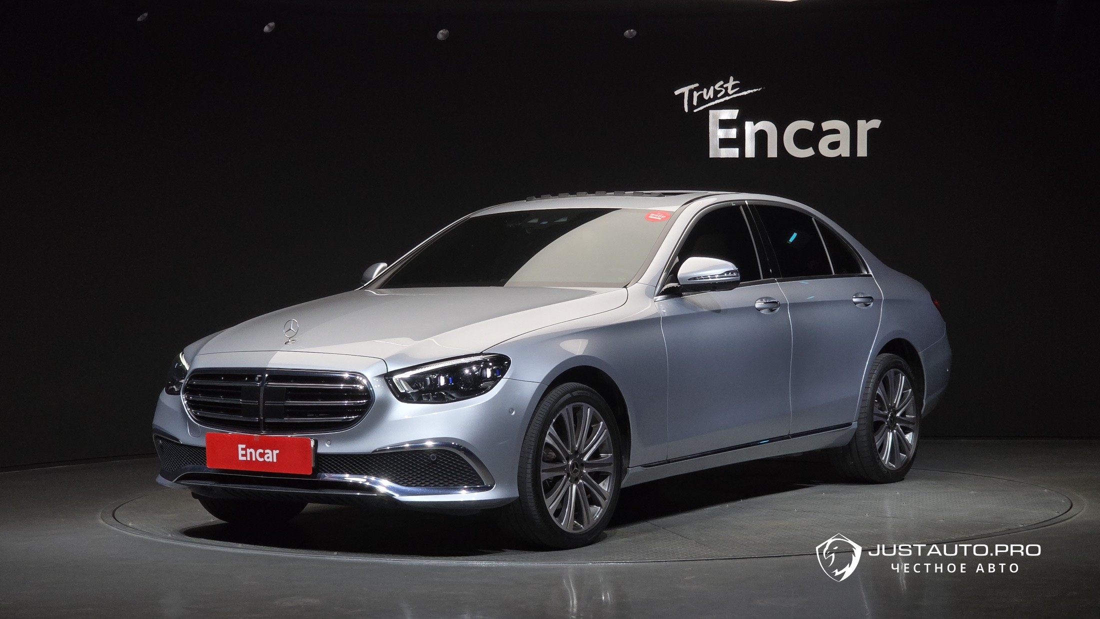 Автомобиль Mercedes-Benz E-Class