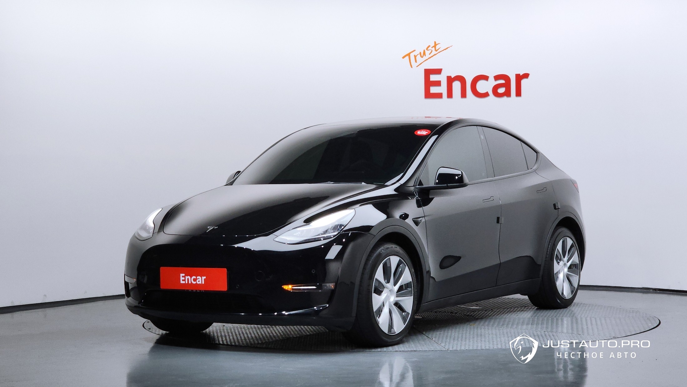 Автомобиль Tesla Model Y
