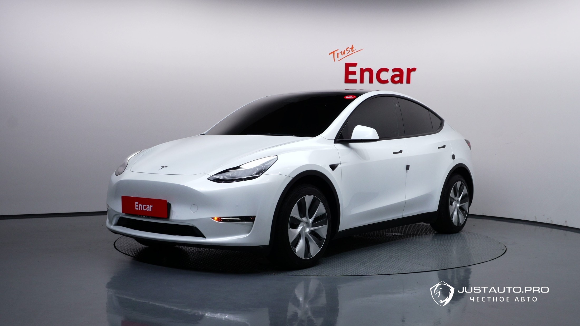 Автомобиль Tesla Model Y