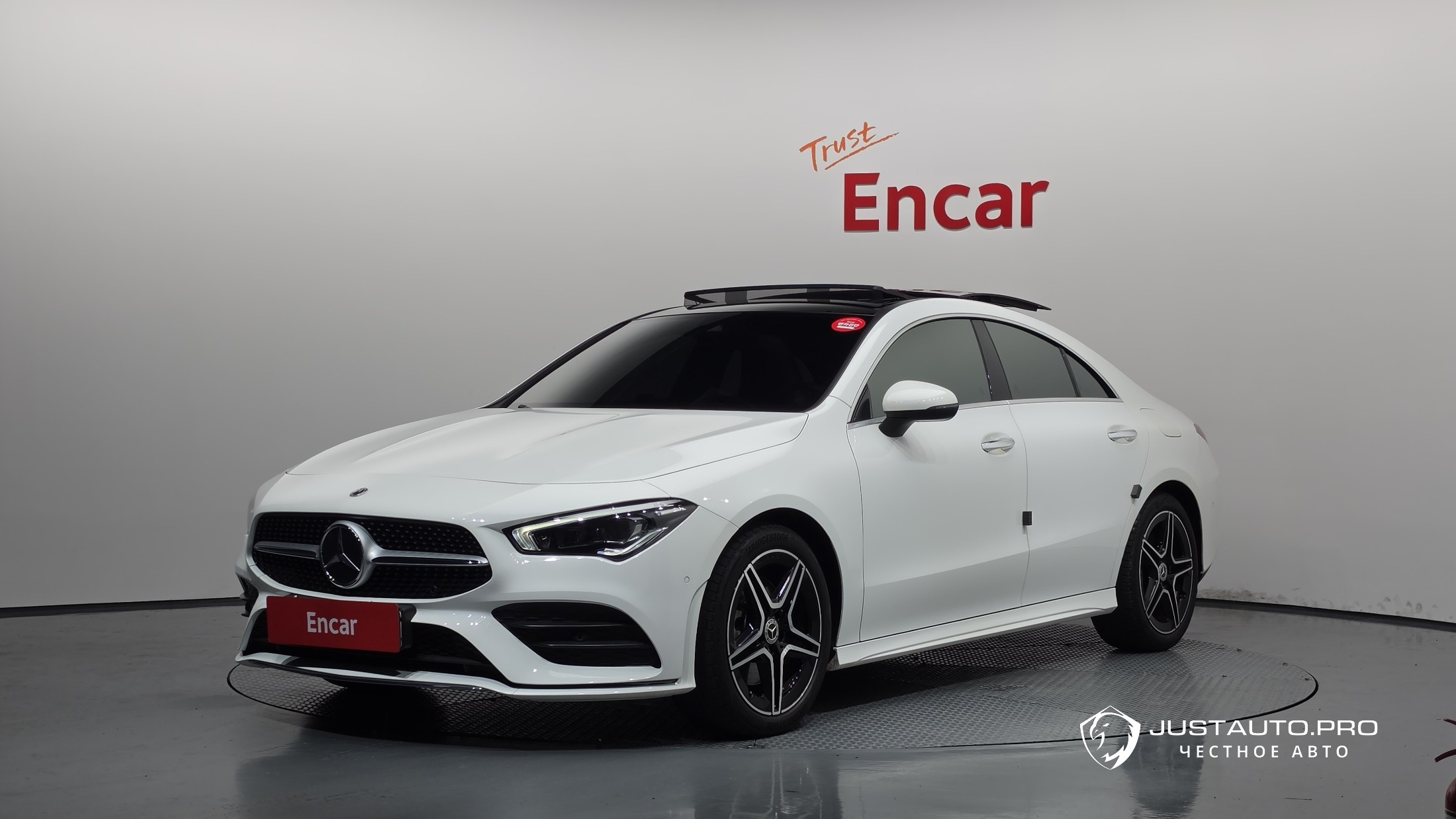 Автомобиль Mercedes-Benz CLA-Class