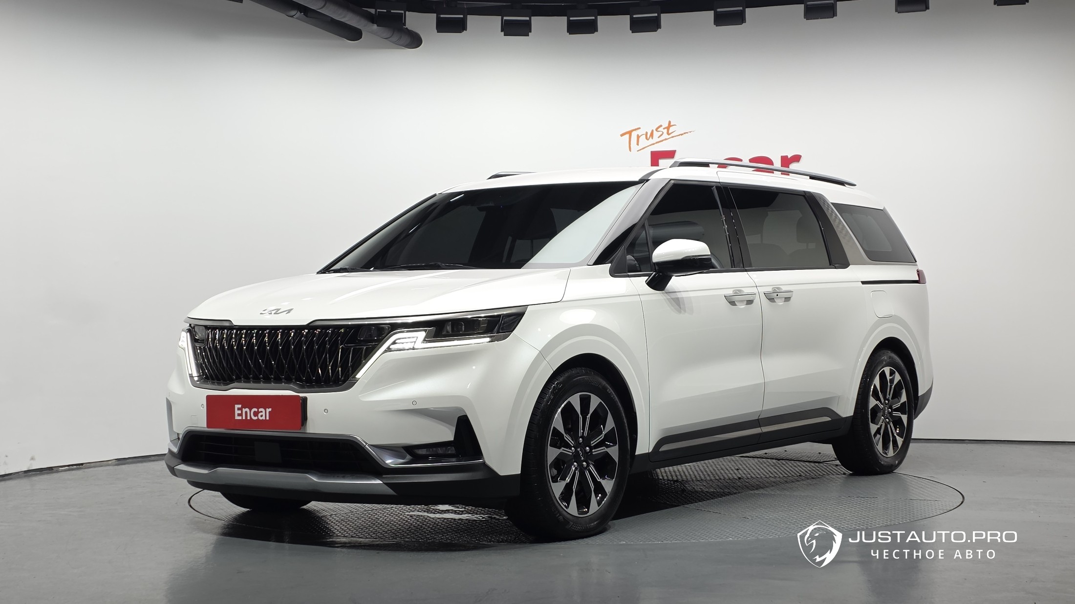 Автомобиль Kia Canival