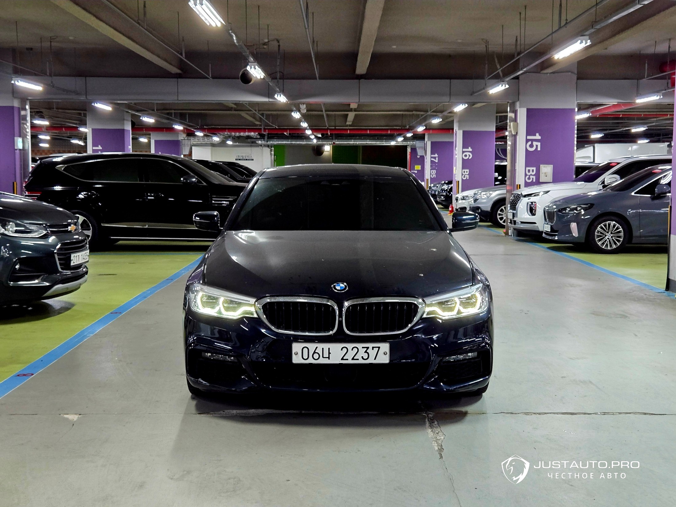Автомобиль BMW 5-Series