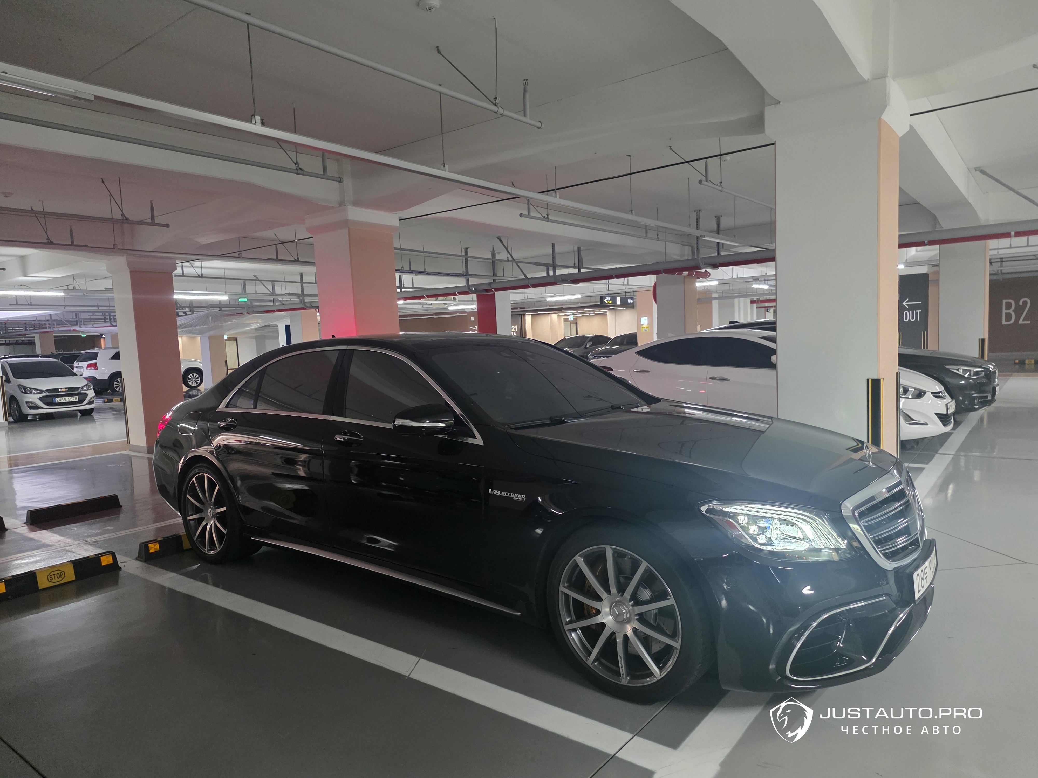 Автомобиль Mercedes-Benz S-Class