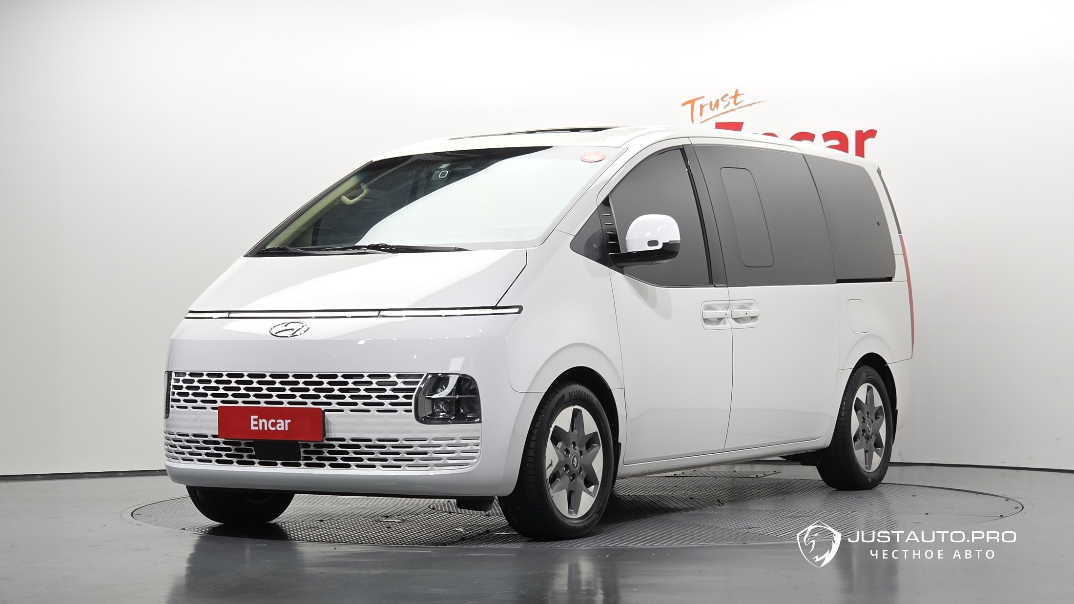 Автомобиль Hyundai Staria