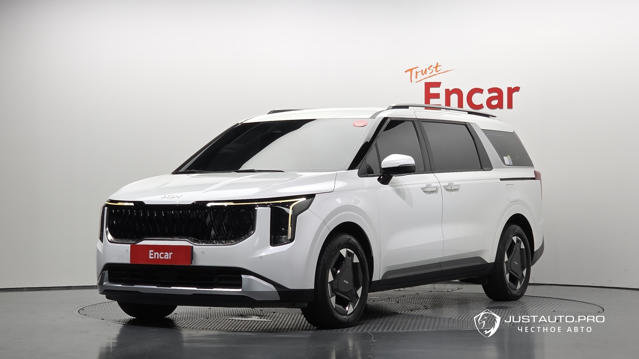 Автомобиль Kia Canival