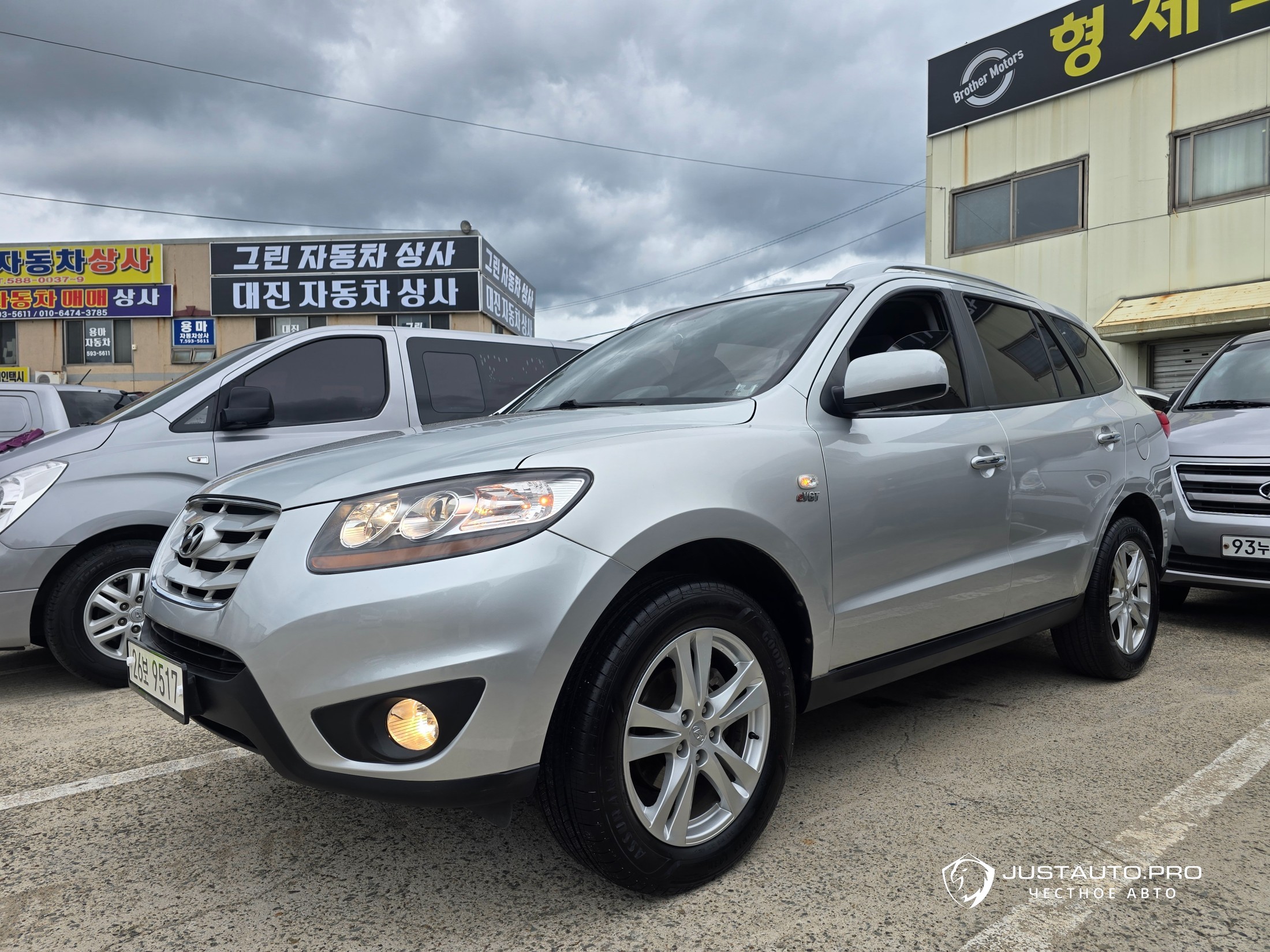 Автомобиль Hyundai Santafe