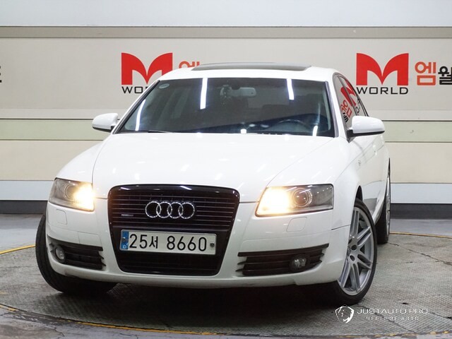 Автомобиль Audi A6
