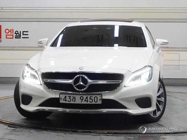 Автомобиль Mercedes-Benz CLS-Class