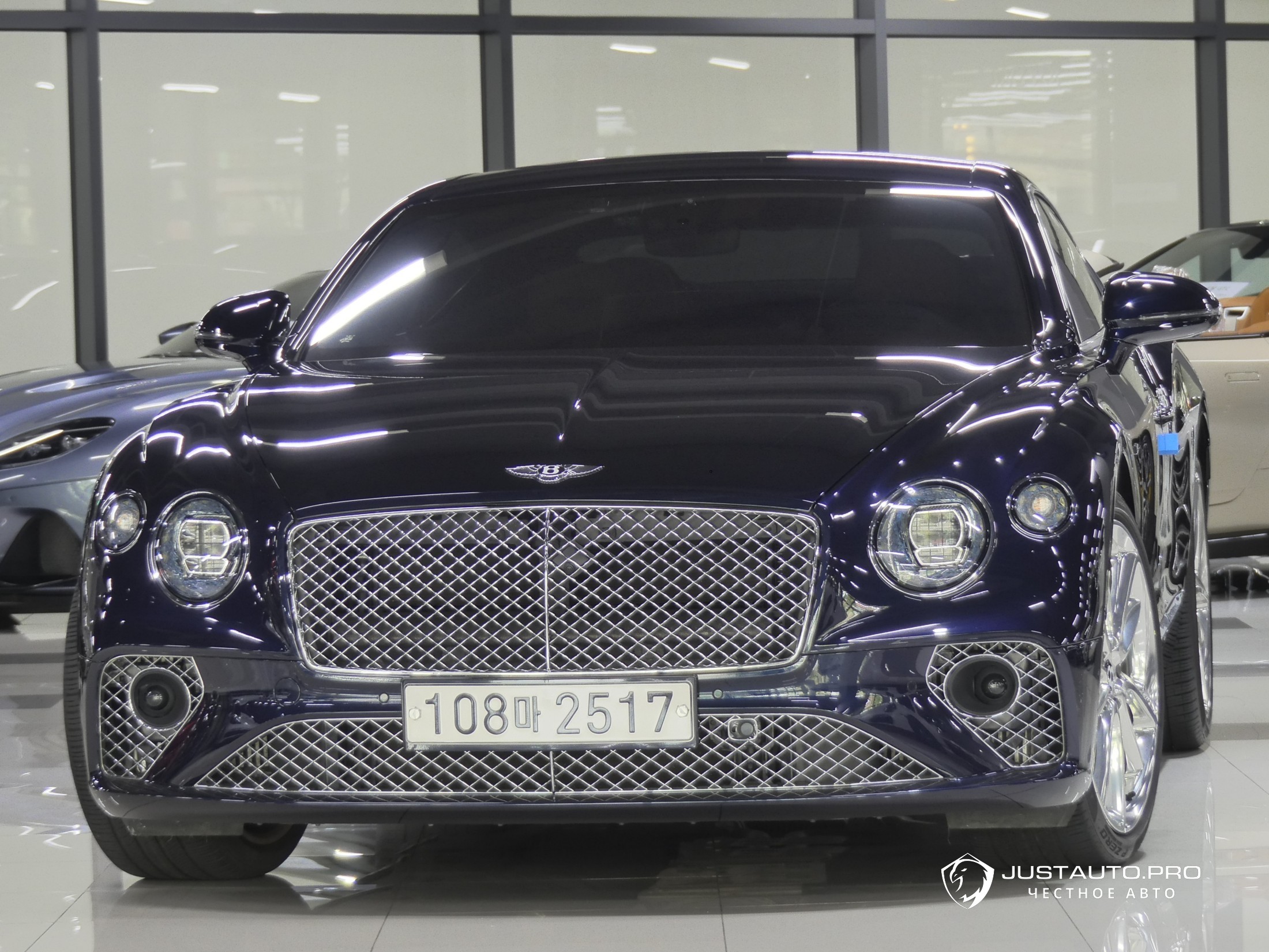Автомобиль Bentley Continental