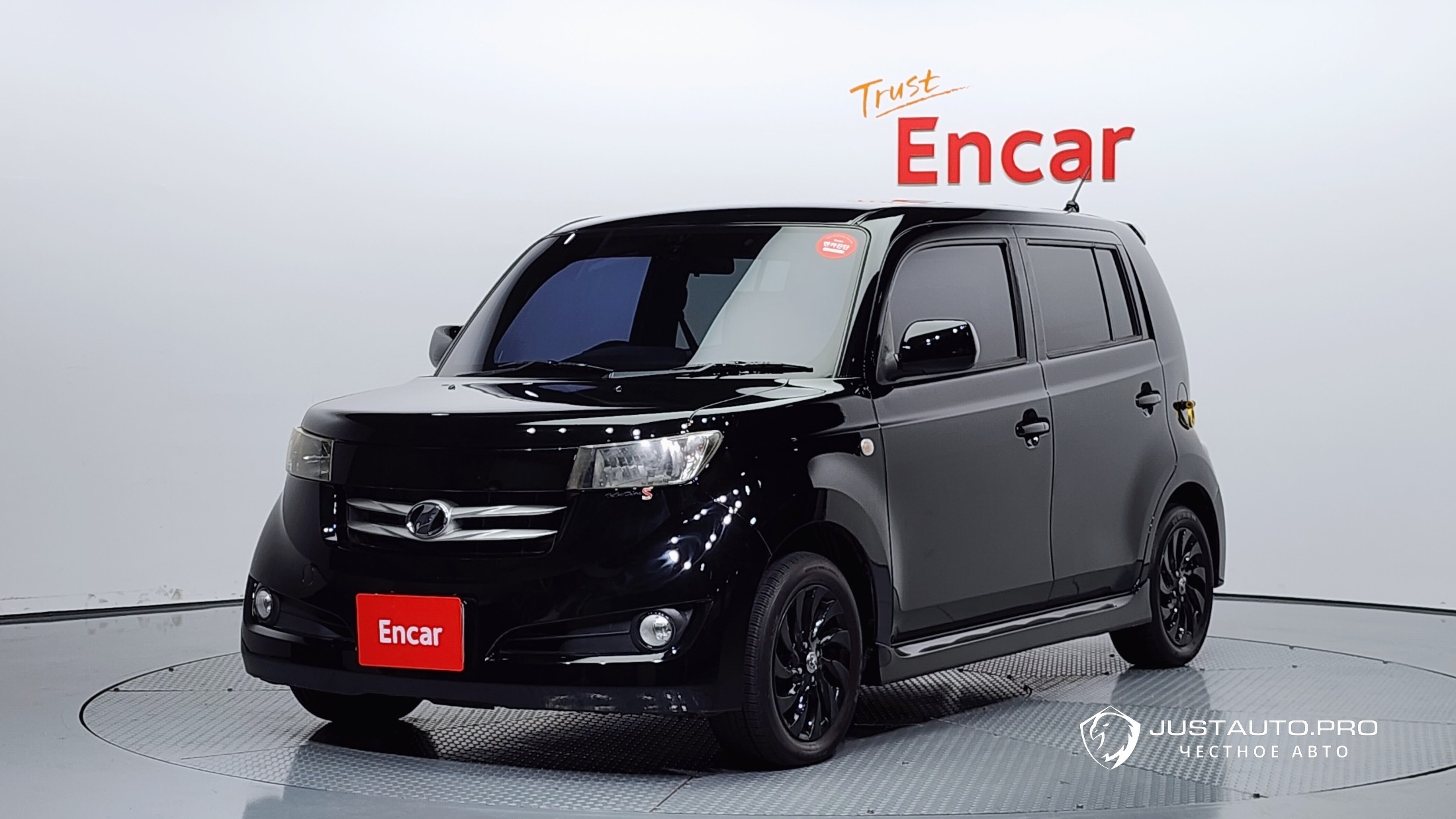 Автомобиль Toyota bB