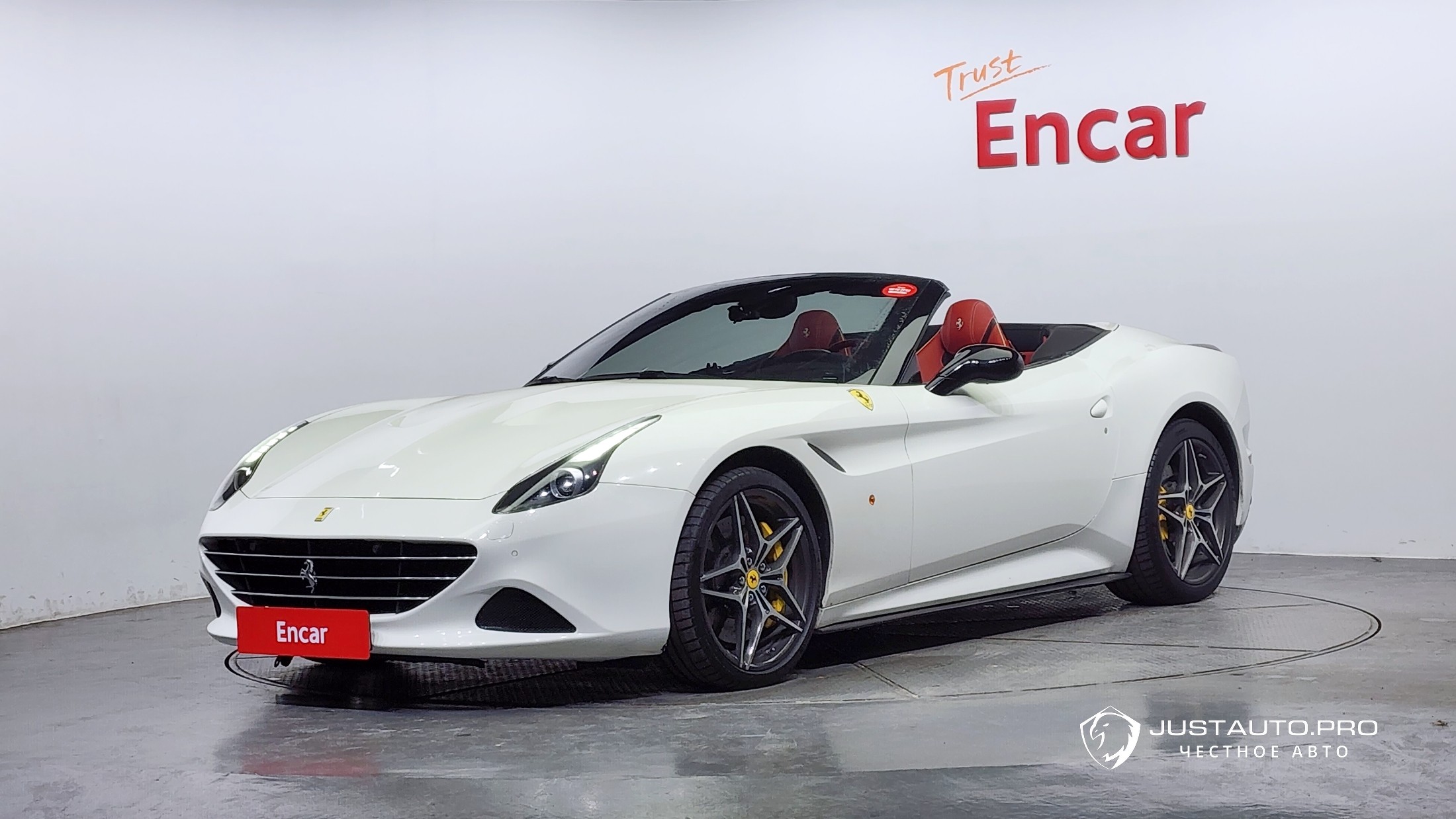 Автомобиль Ferrari California