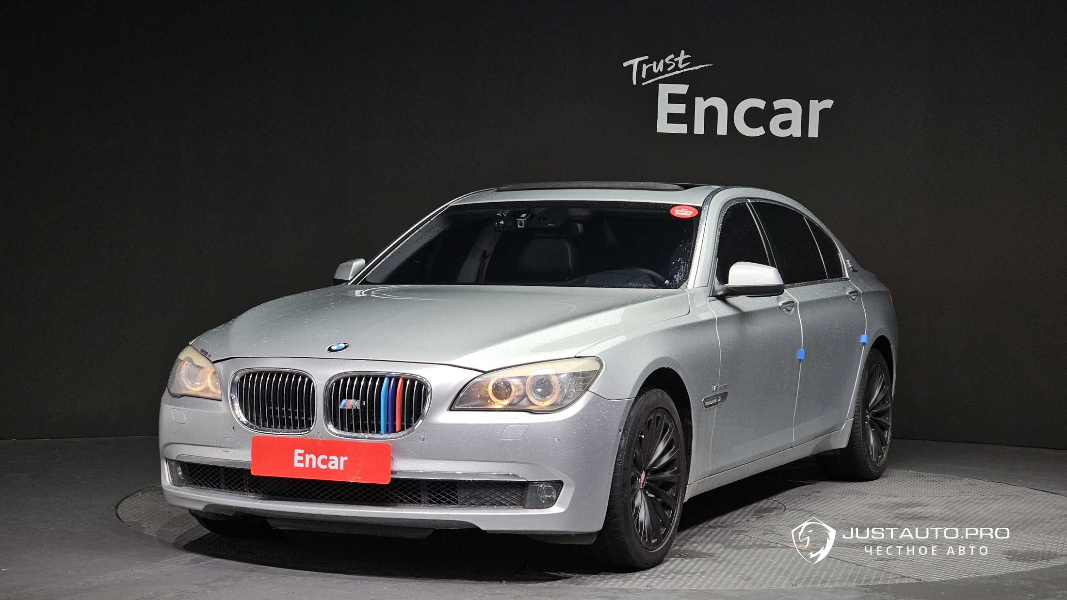 Автомобиль BMW 7-Series