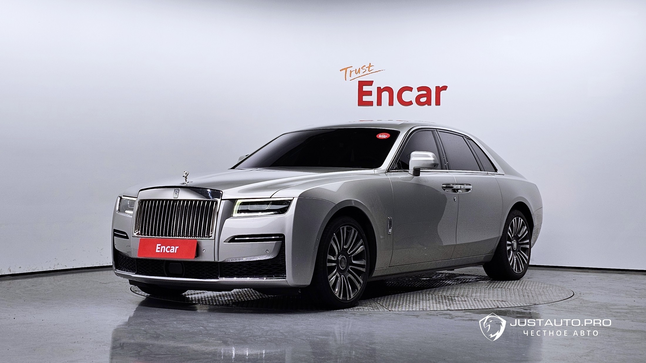 Автомобиль Rolls-Royce Ghost