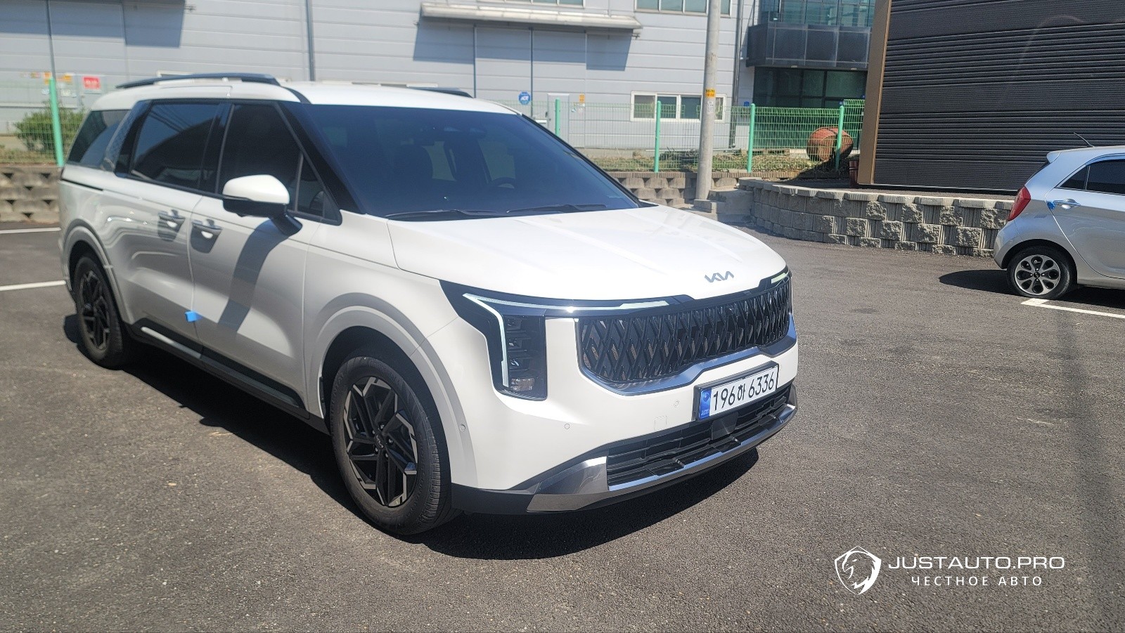 Автомобиль Kia Canival