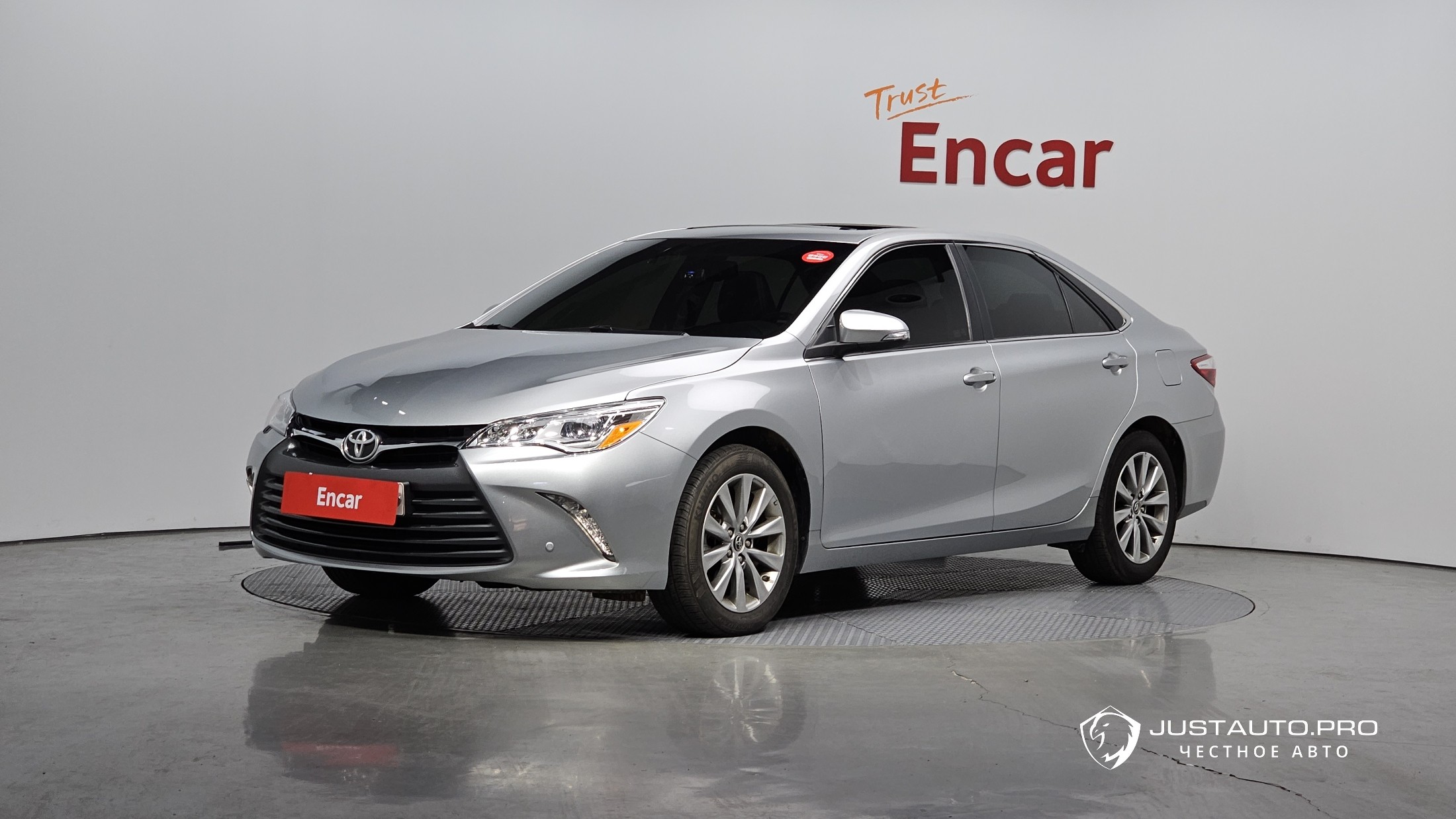 Автомобиль Toyota Camry