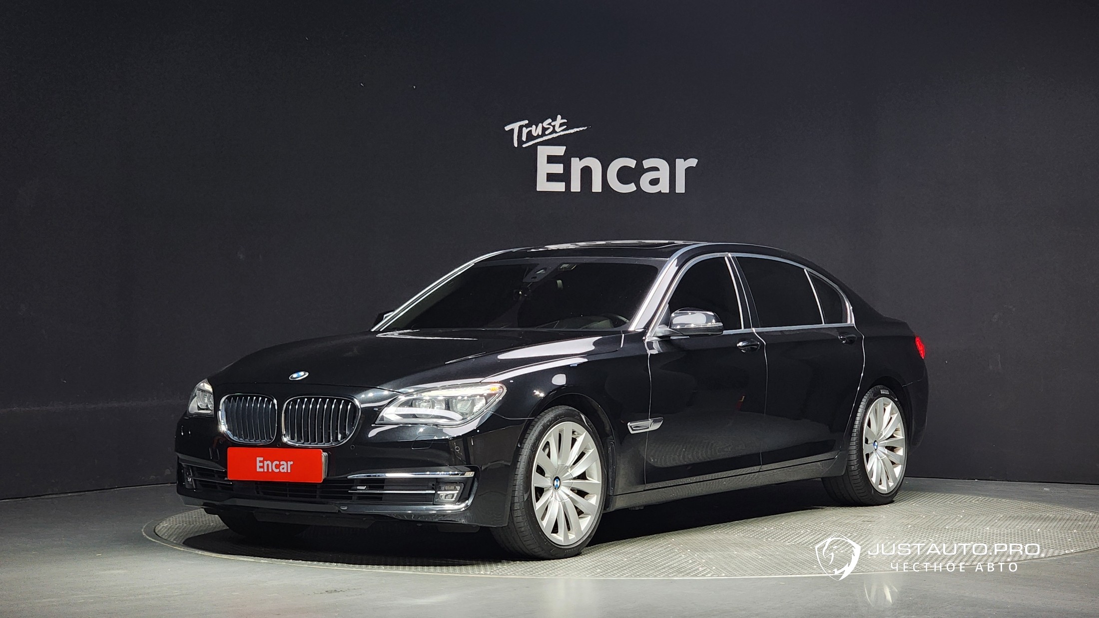 Автомобиль BMW 7-Series