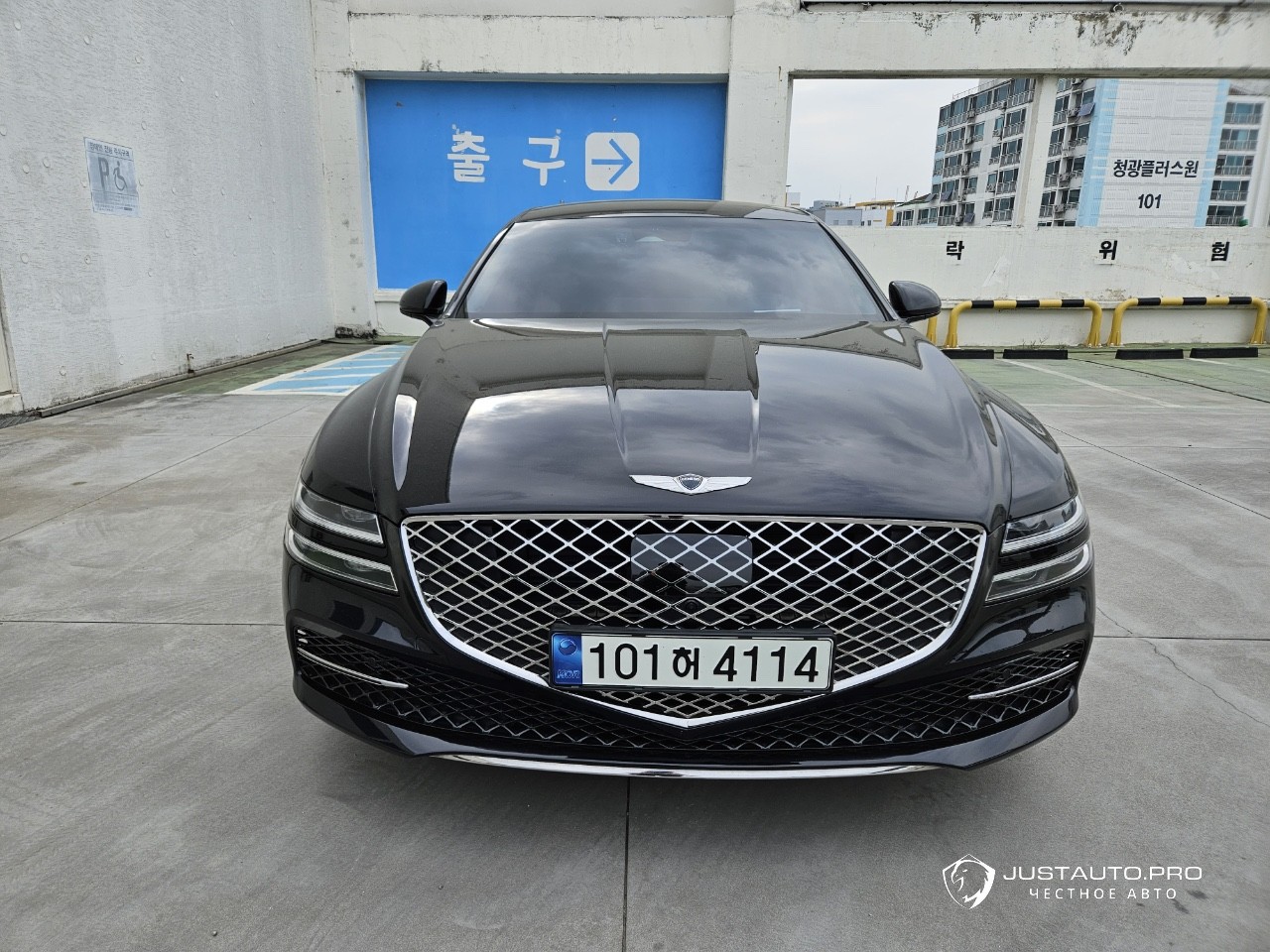 Автомобиль Genesis G80