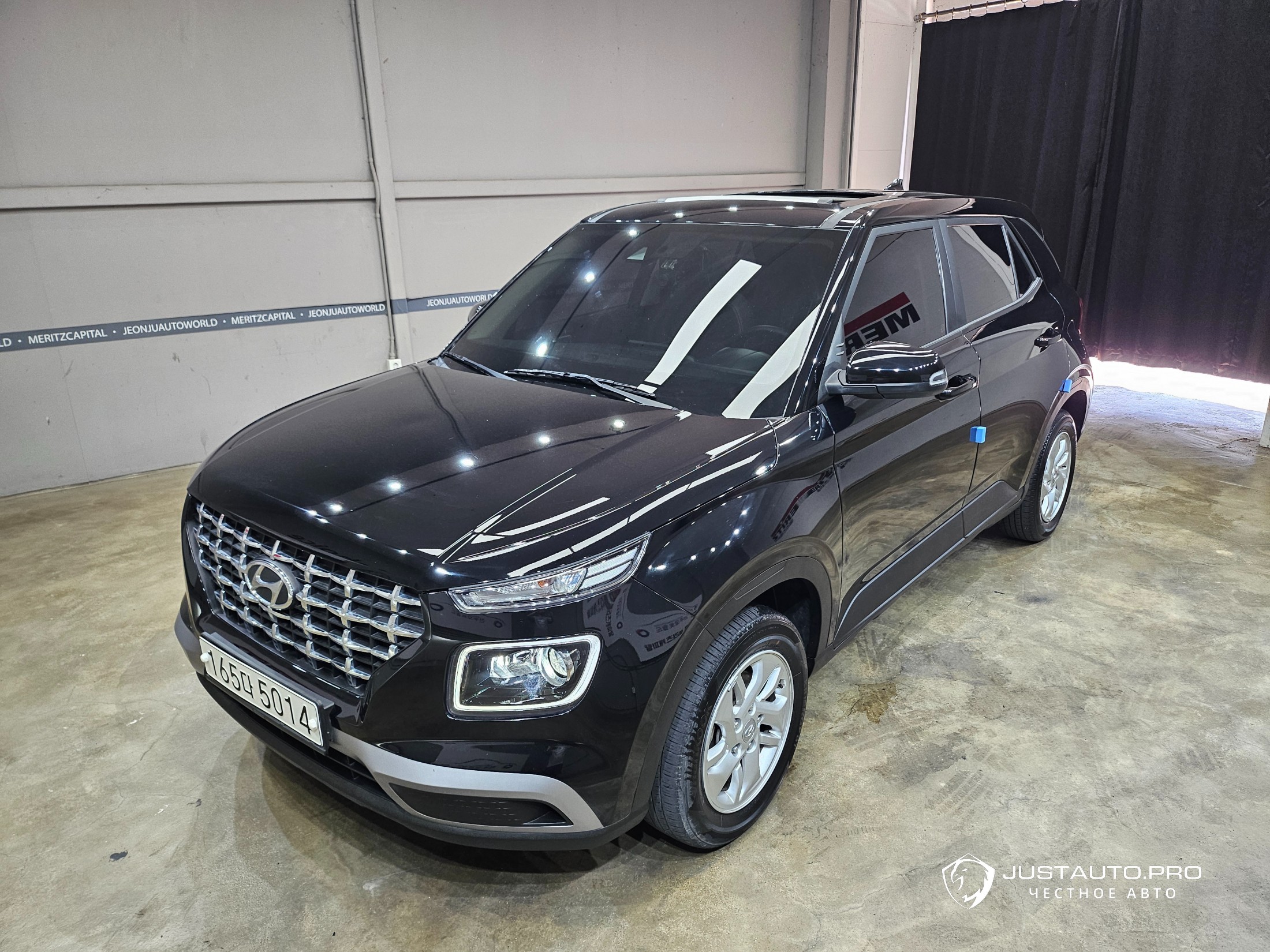 Автомобиль Hyundai Venue