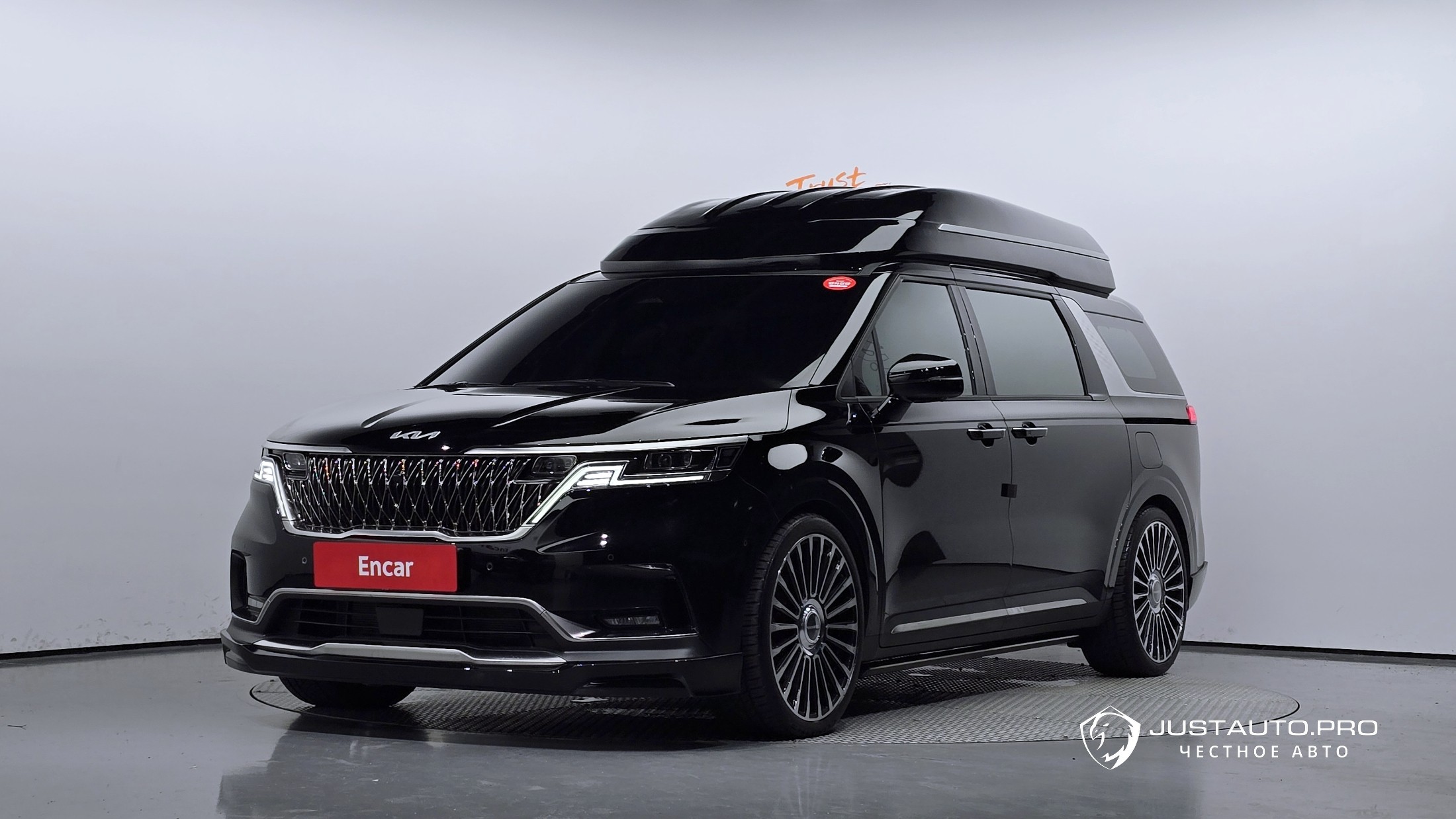 Автомобиль Kia Canival