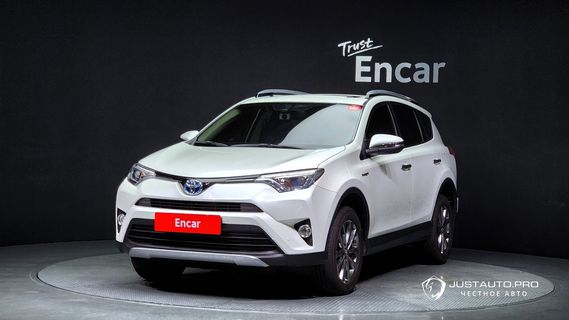 Автомобиль Toyota RAV4