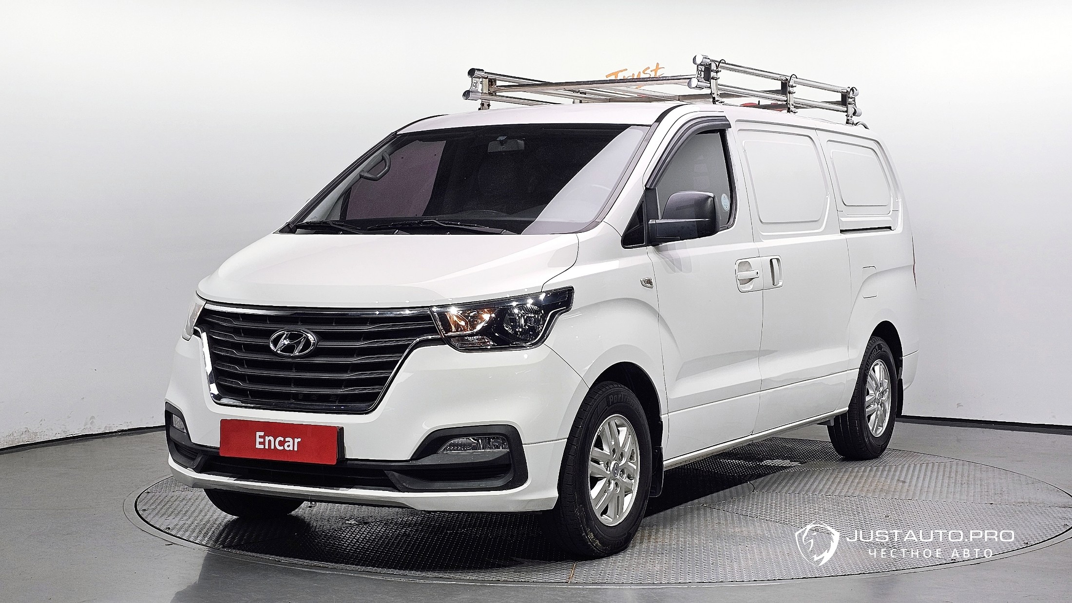 Автомобиль Hyundai Starex