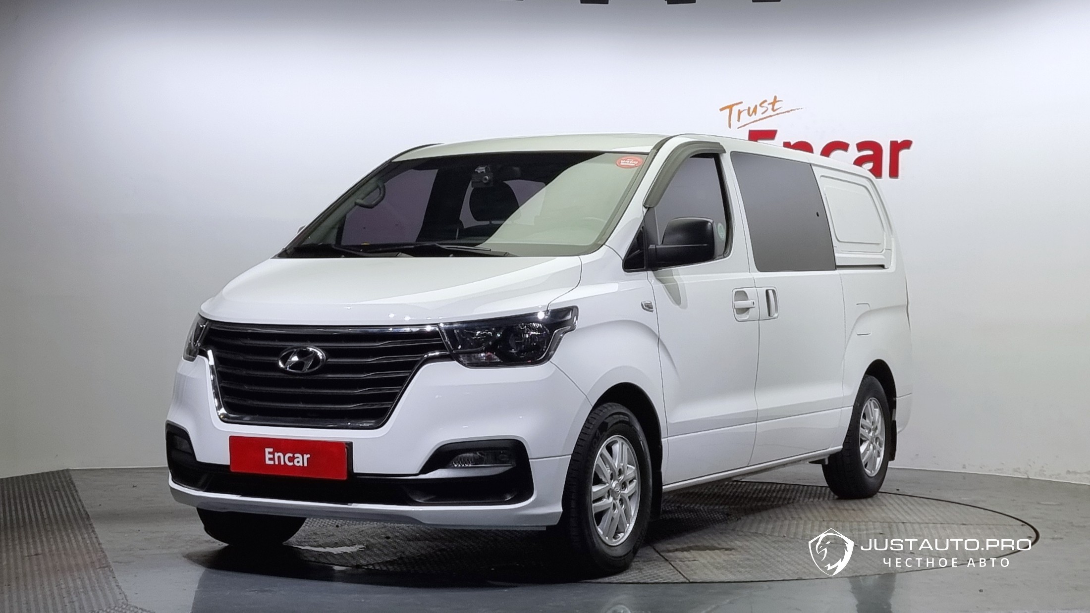 Автомобиль Hyundai Starex