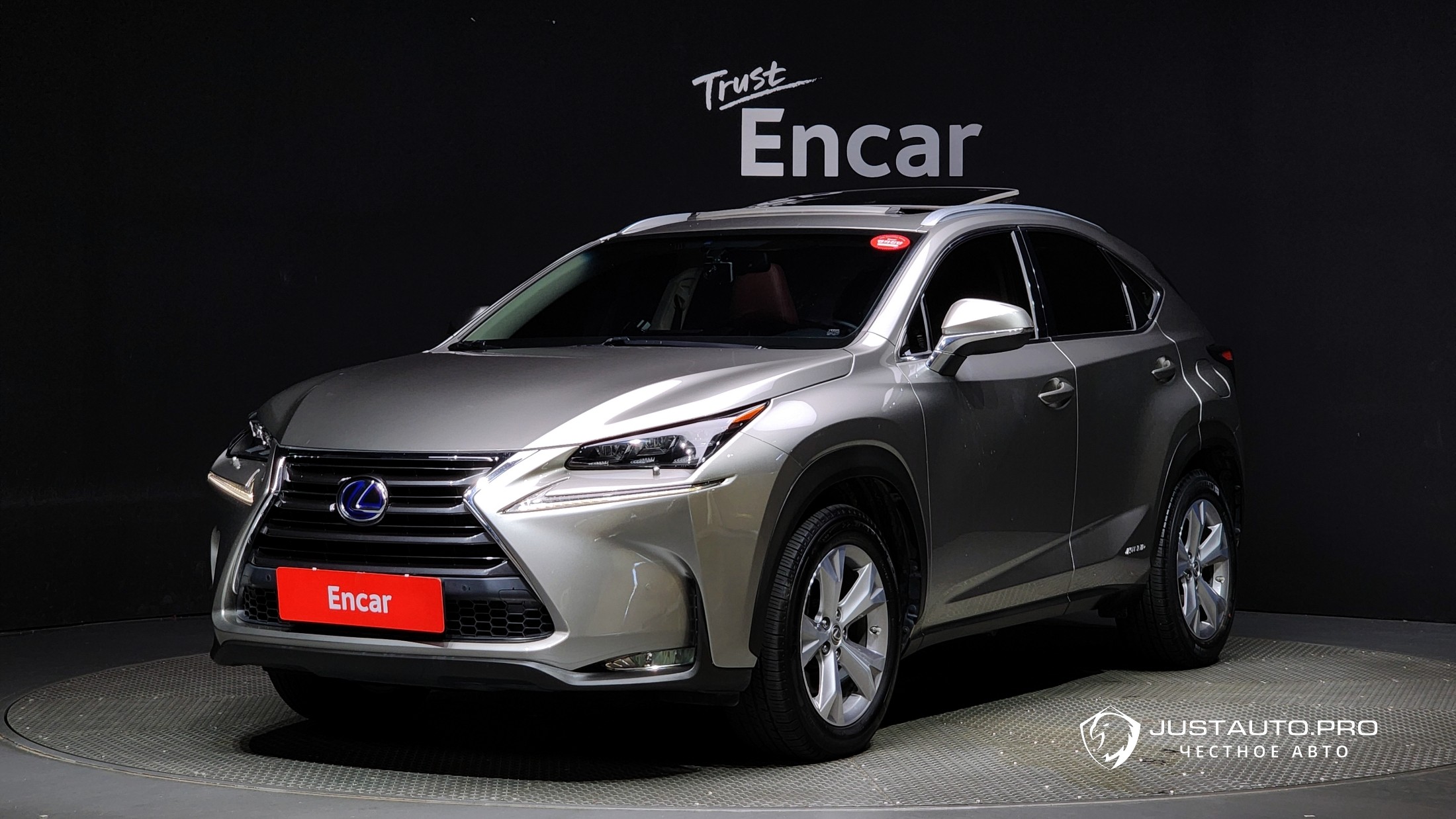 Автомобиль Lexus NX
