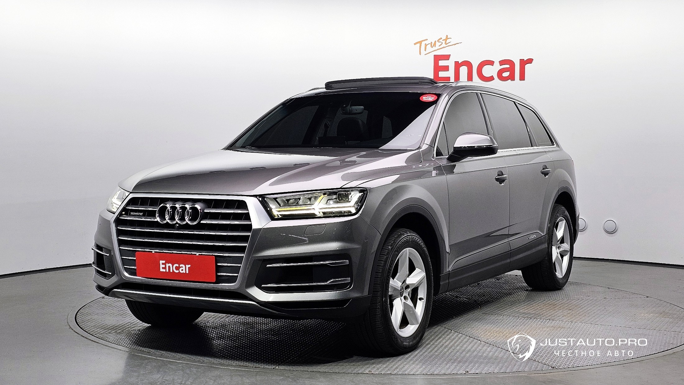 Автомобиль Audi Q7