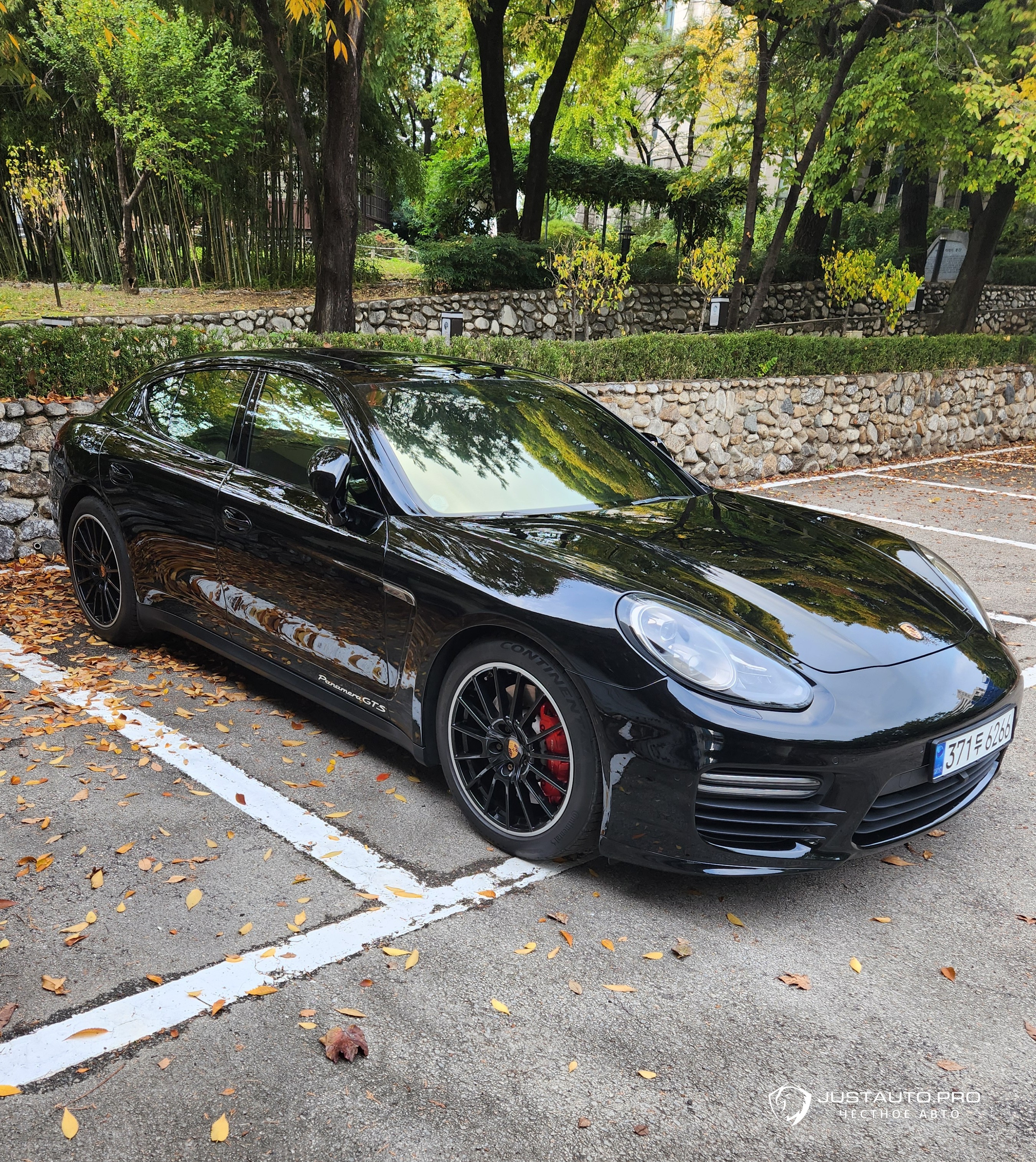 Автомобиль Porsche Panamera