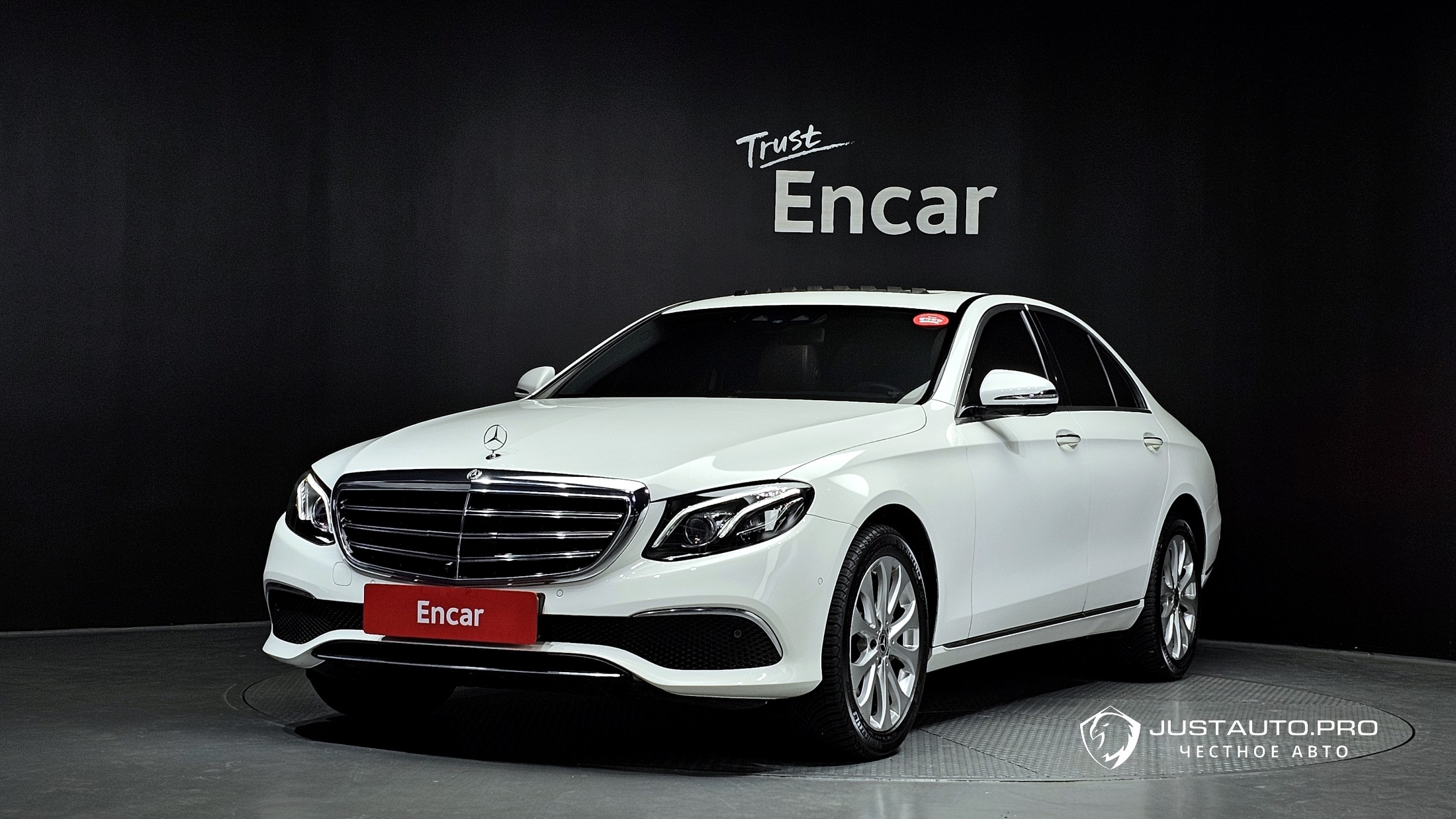 Автомобиль Mercedes-Benz E-Class