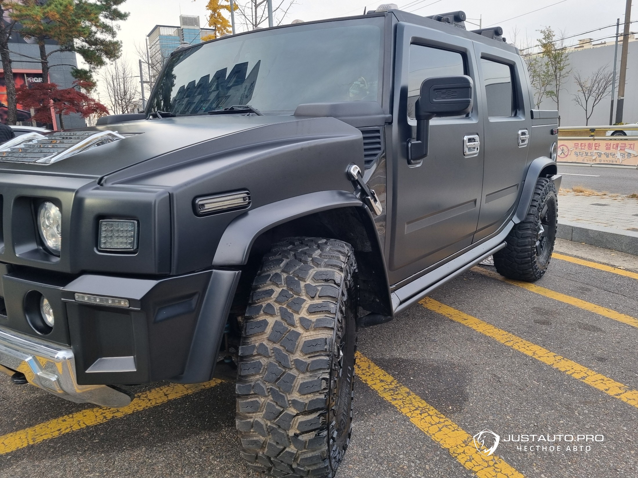 Автомобиль Hummer H2