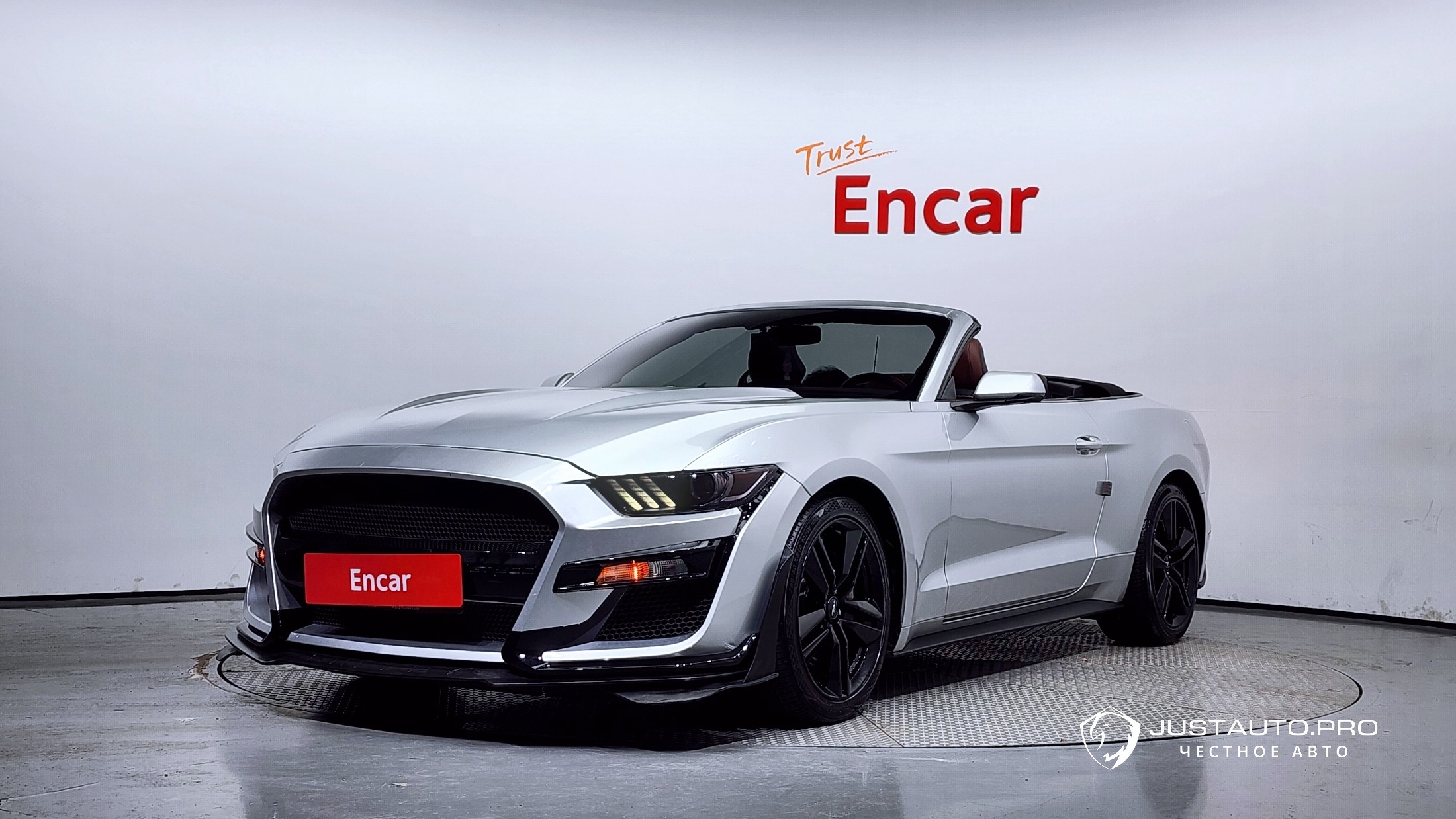 Автомобиль Ford Mustang