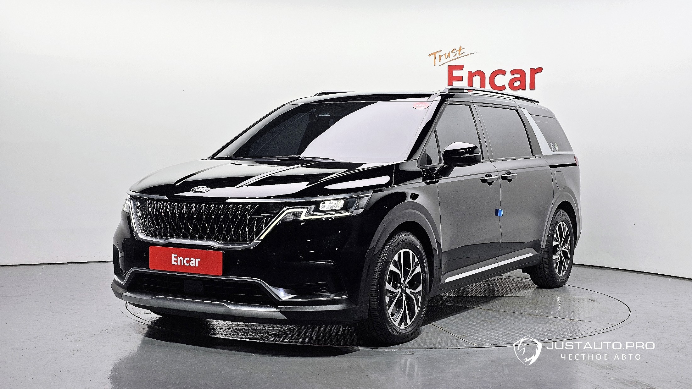 Автомобиль Kia Canival