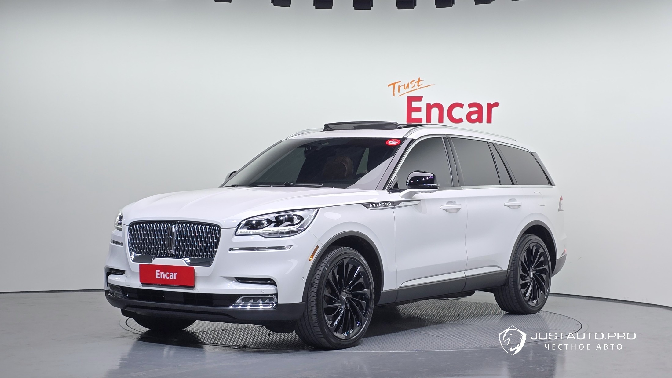 Автомобиль Lincoln Aviator
