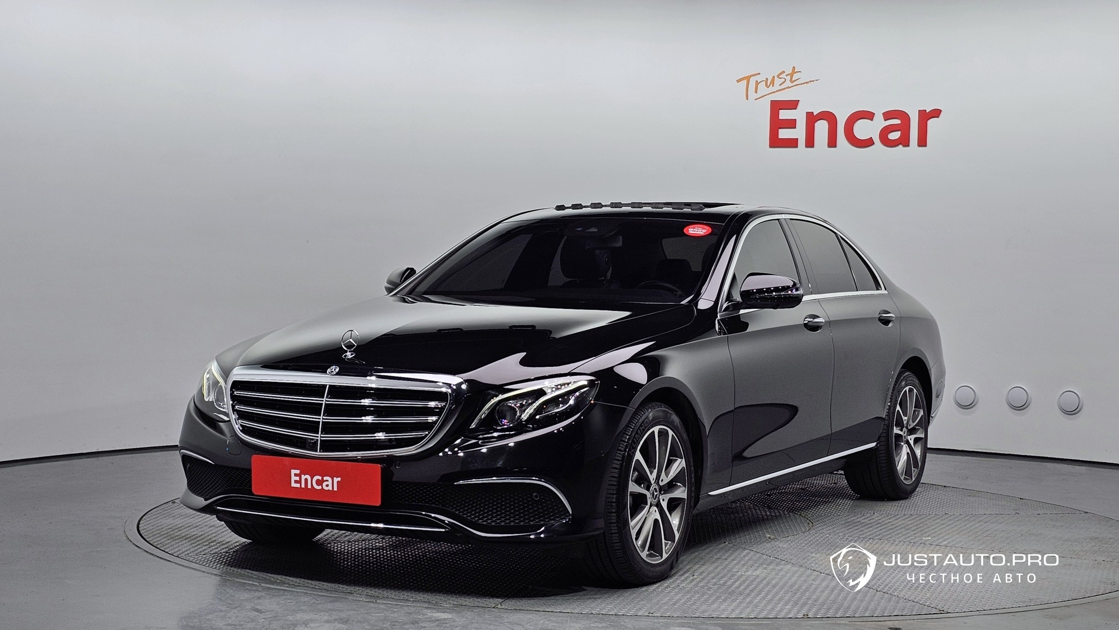 Автомобиль Mercedes-Benz E-Class