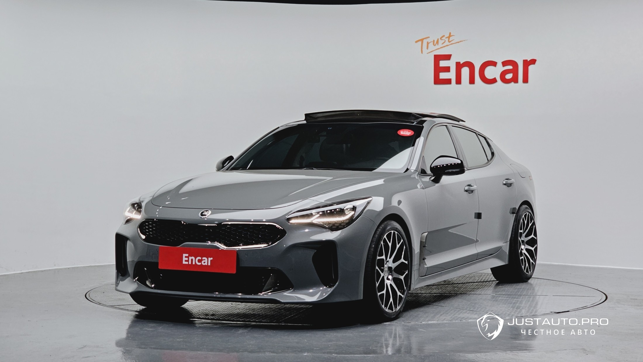 Автомобиль Kia Stinger