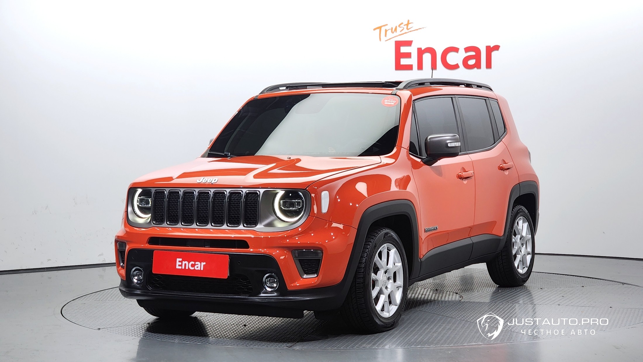 Автомобиль Jeep Renegade