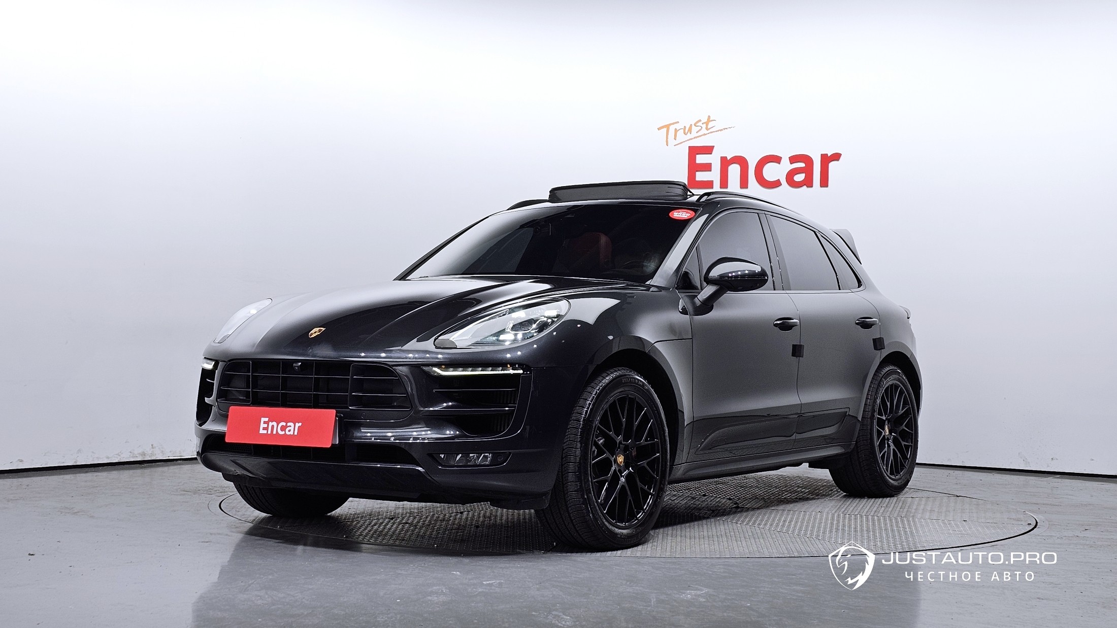 Автомобиль Porsche Macan