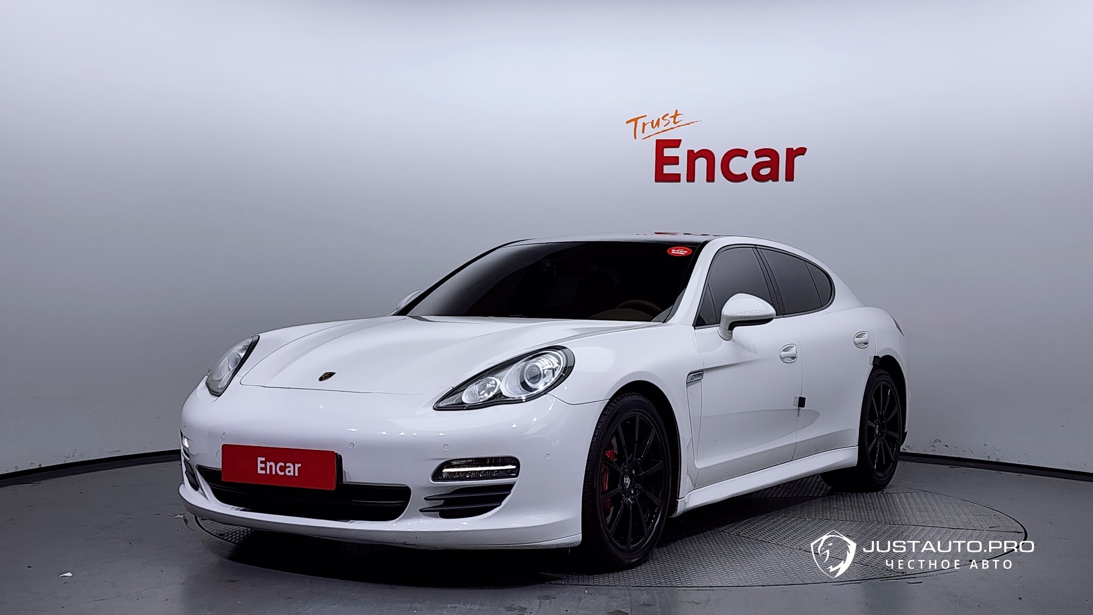 Автомобиль Porsche Panamera