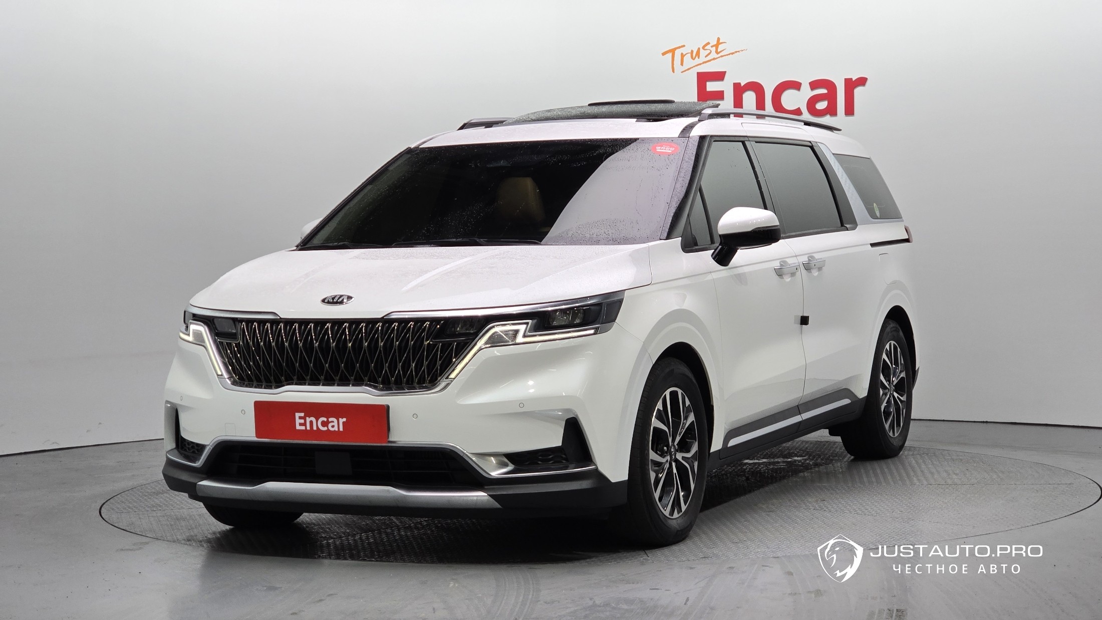 Автомобиль Kia Canival