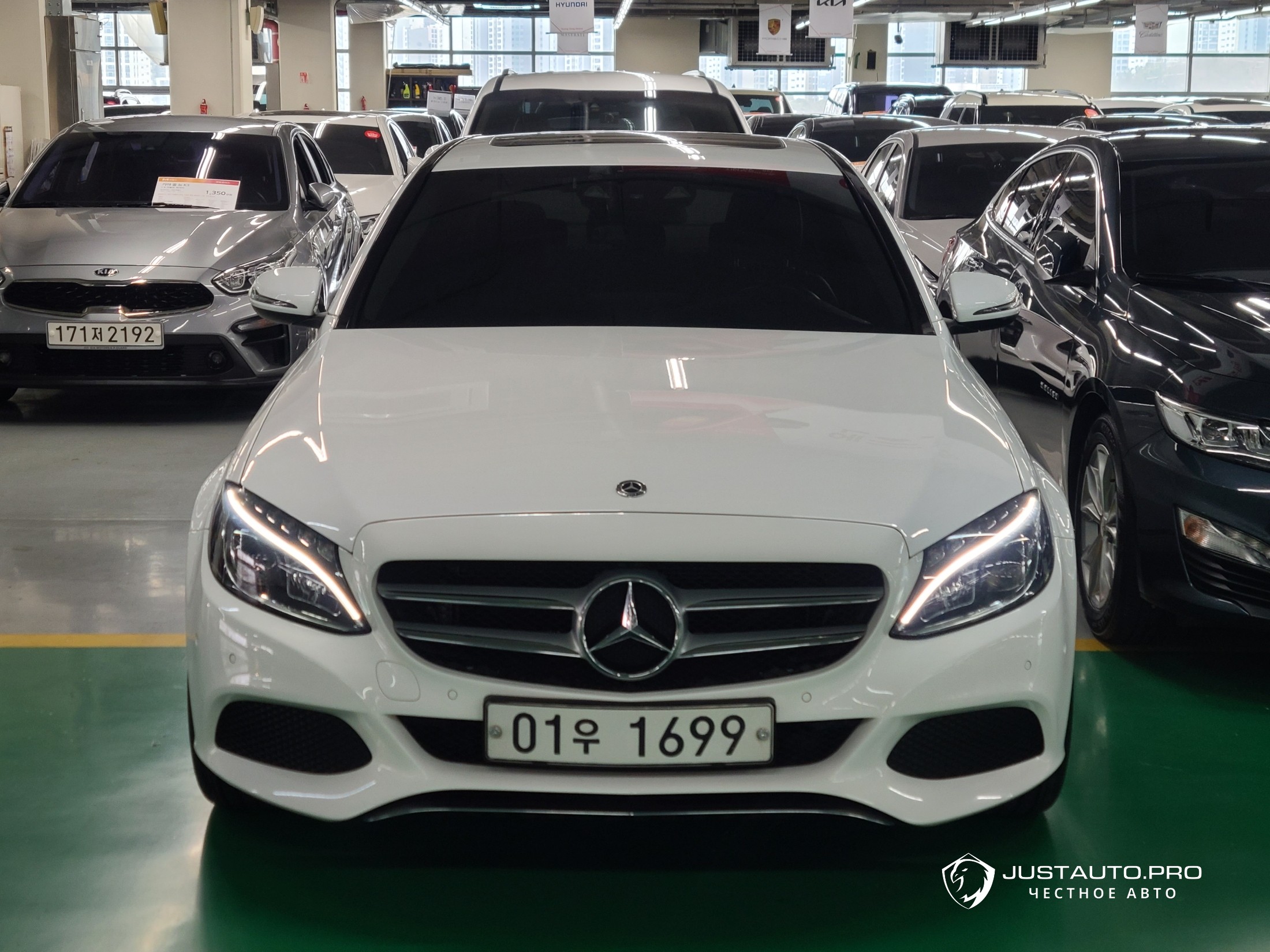 Автомобиль Mercedes-Benz C-Class