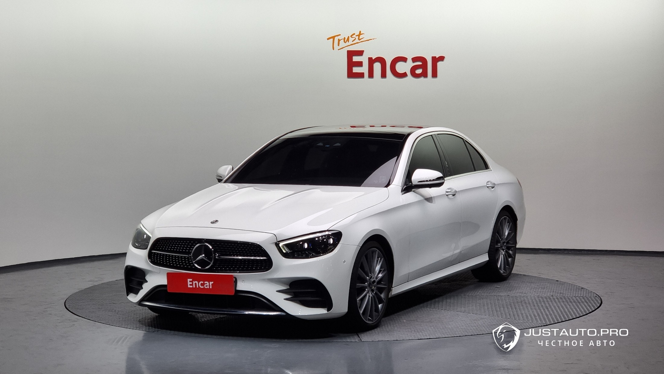 Автомобиль Mercedes-Benz E-Class