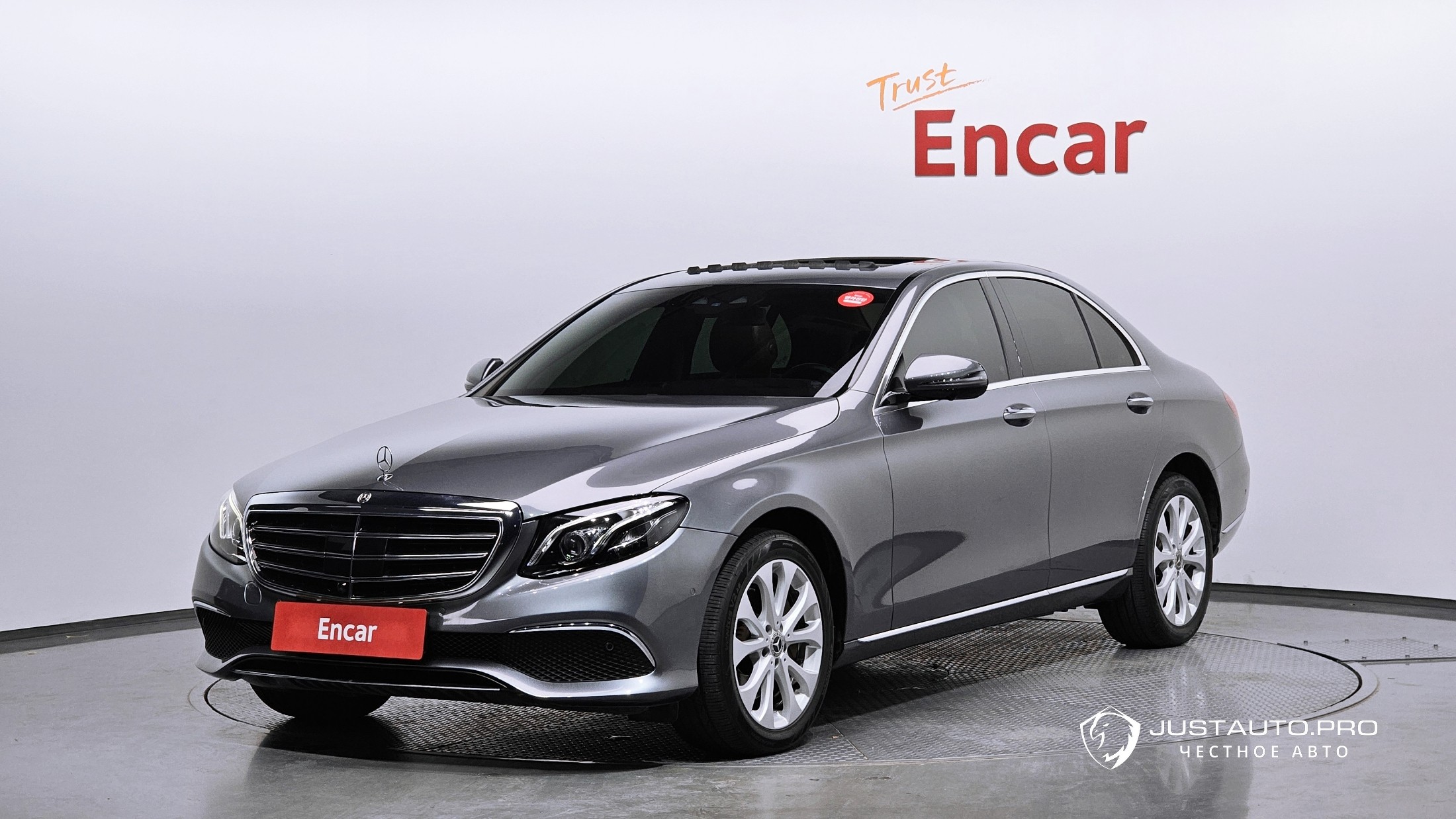 Автомобиль Mercedes-Benz E-Class