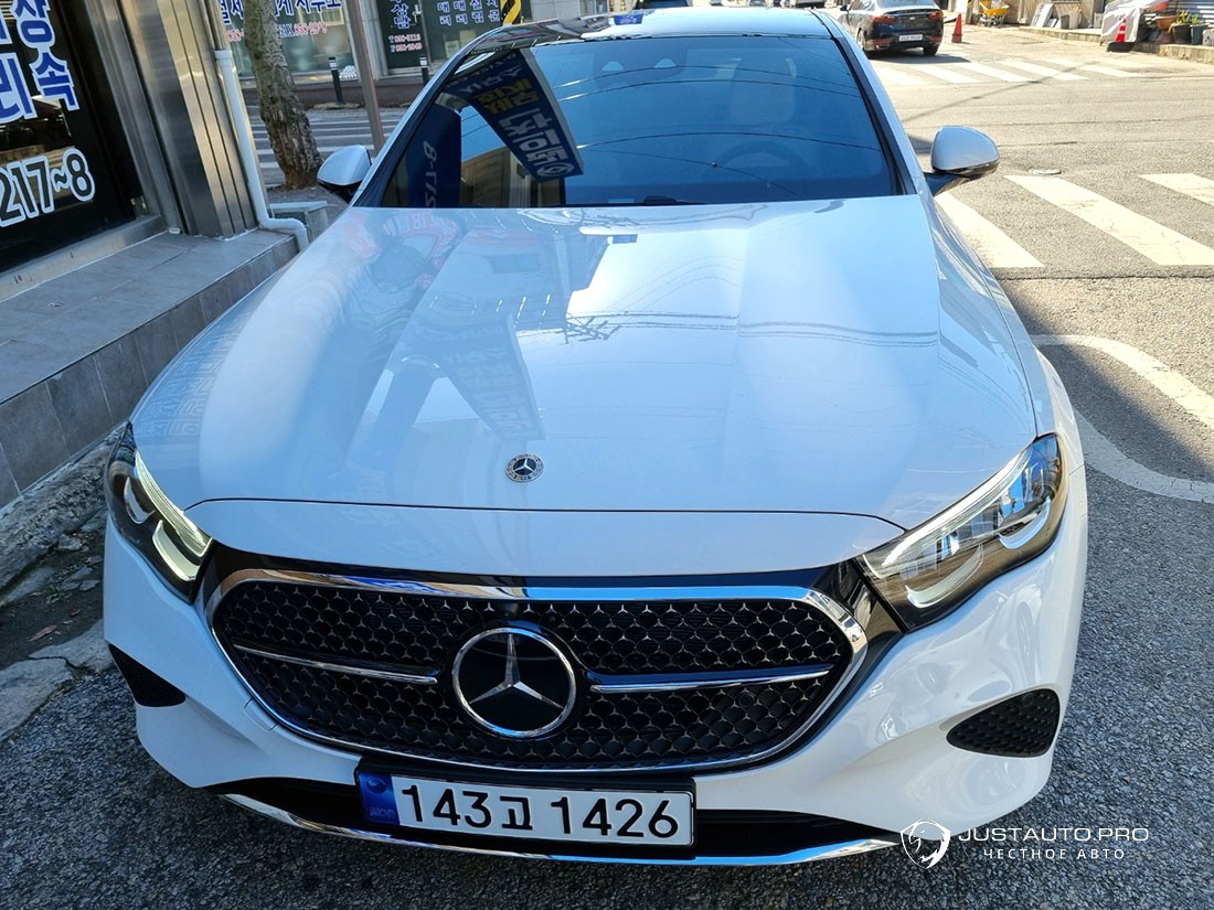 Автомобиль Mercedes-Benz E-Class