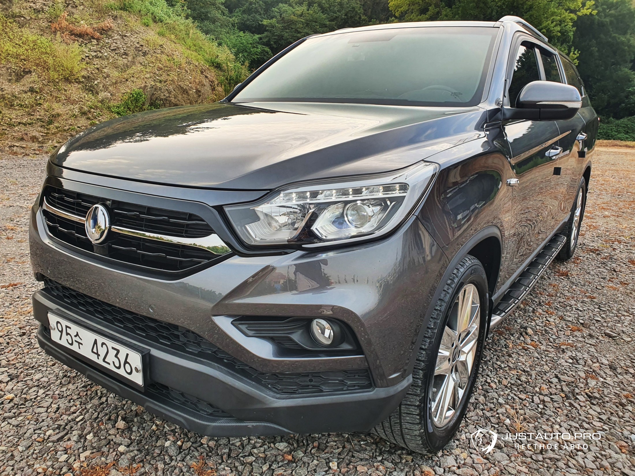 Автомобиль KG_Mobility_Ssangyong Rexton