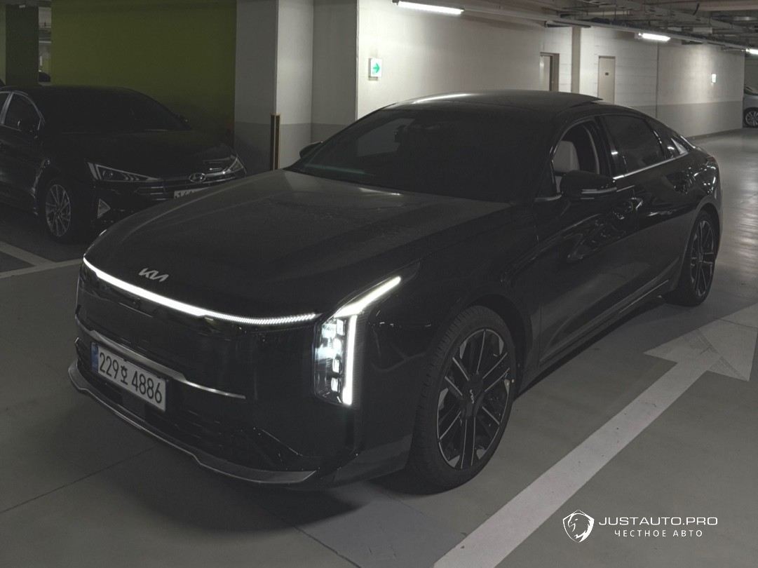 Автомобиль Kia K8